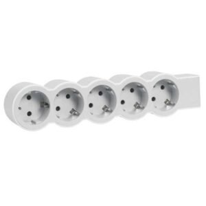 Prelungitor 5 prize fara cordon Legrand 694577