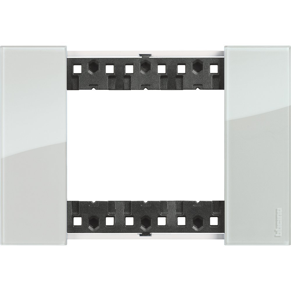 Rama ornament 3 module Bticino Living Now KA4803DA, sky